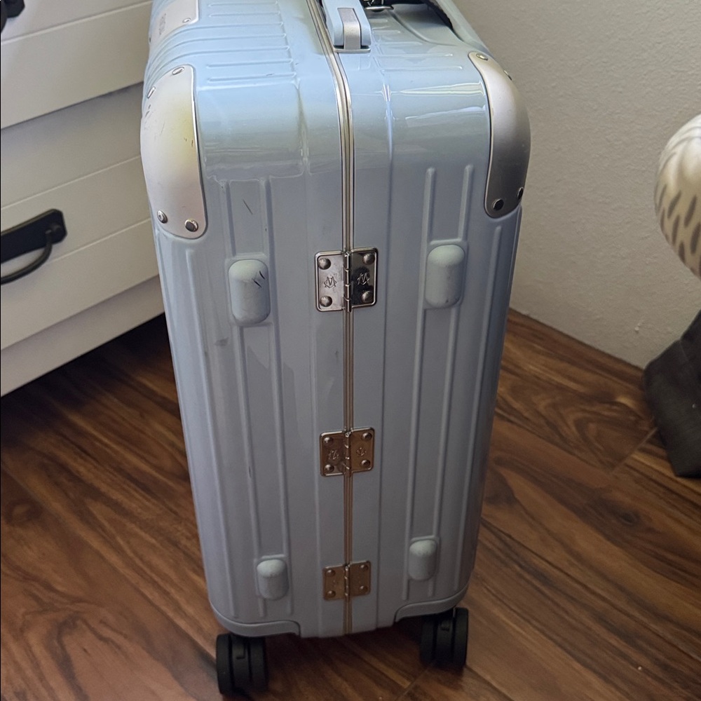 RIMOWA Pale Blue Ribbed Hard-Shell Carry-On - Picture 4 of 4